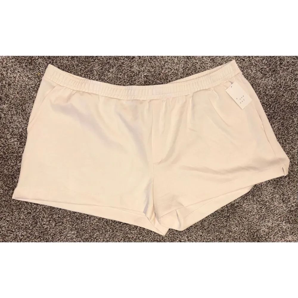 A new day cream shorts size 4x